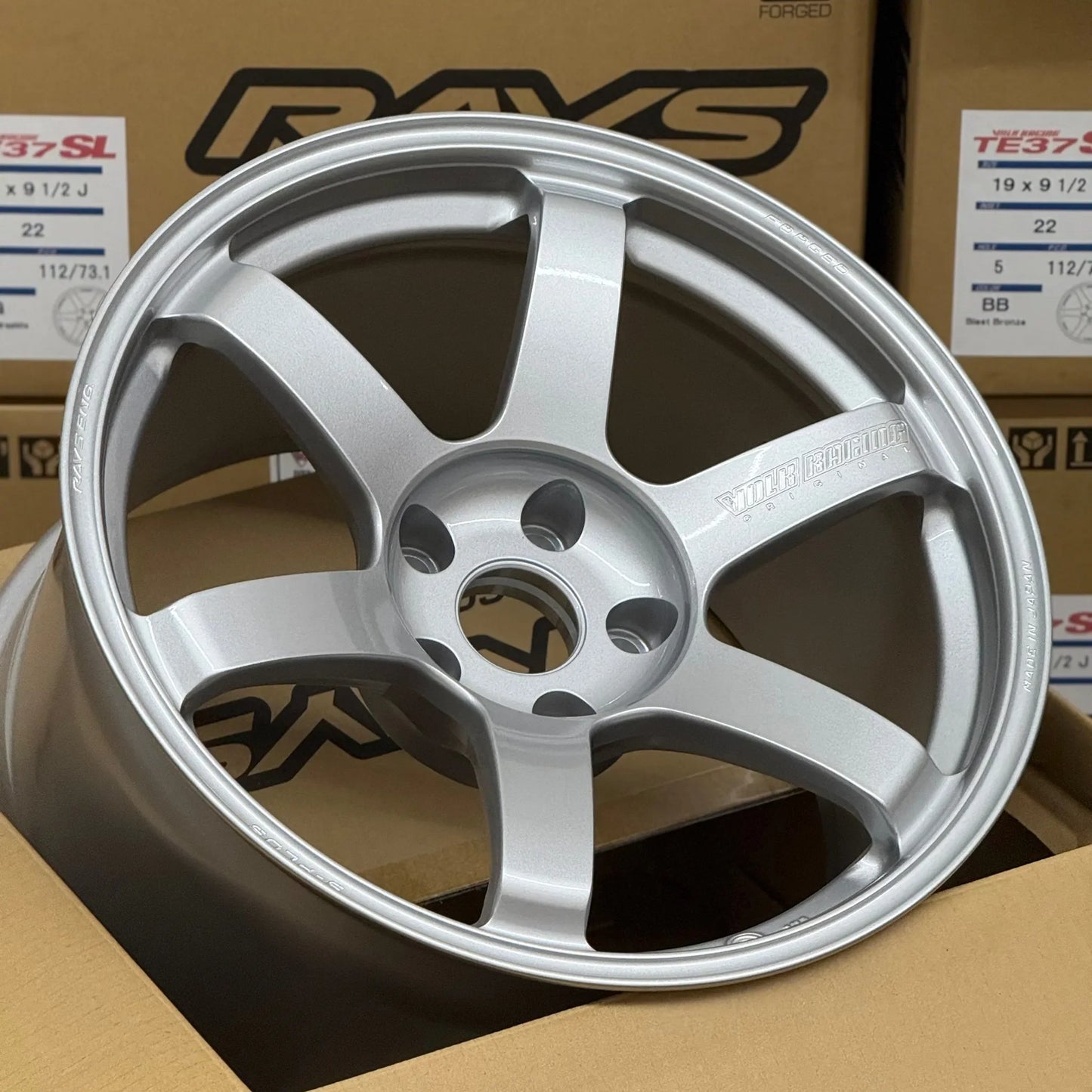 Volk Racing TE37 Saga S-Plus 18x10.5 +20 5x120 Diamond Silver (SET)