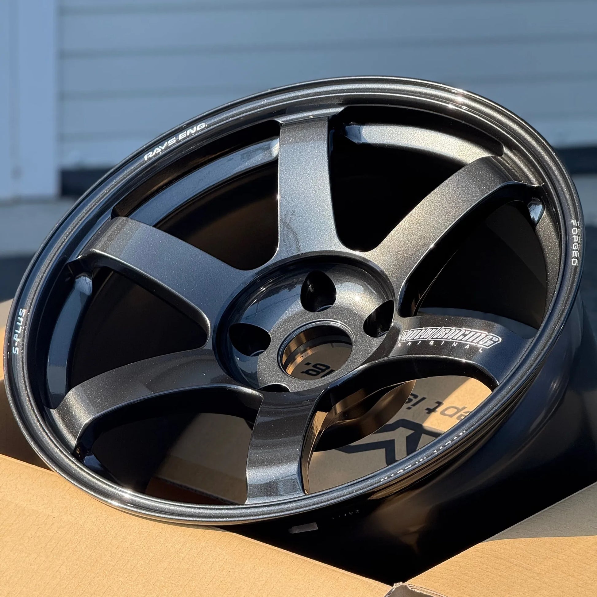 Volk Racing TE37 Saga S-Plus 18x10.5 +20 5x120 Diamond Dark Gunmetal (SET)