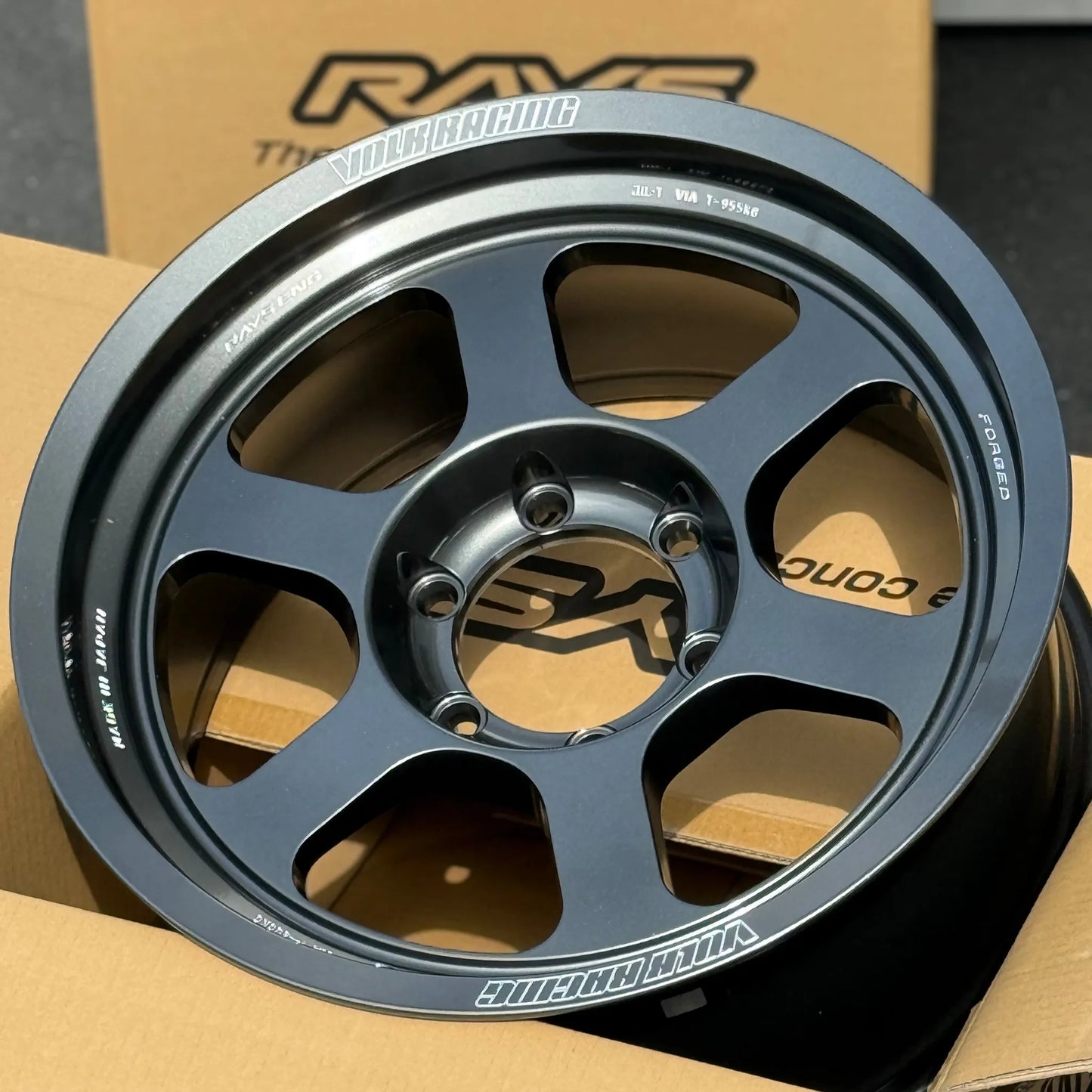 Volk Racing TE37XT M-Spec 18x9 +15 6x139.7 Dark Gunmetal (SET)