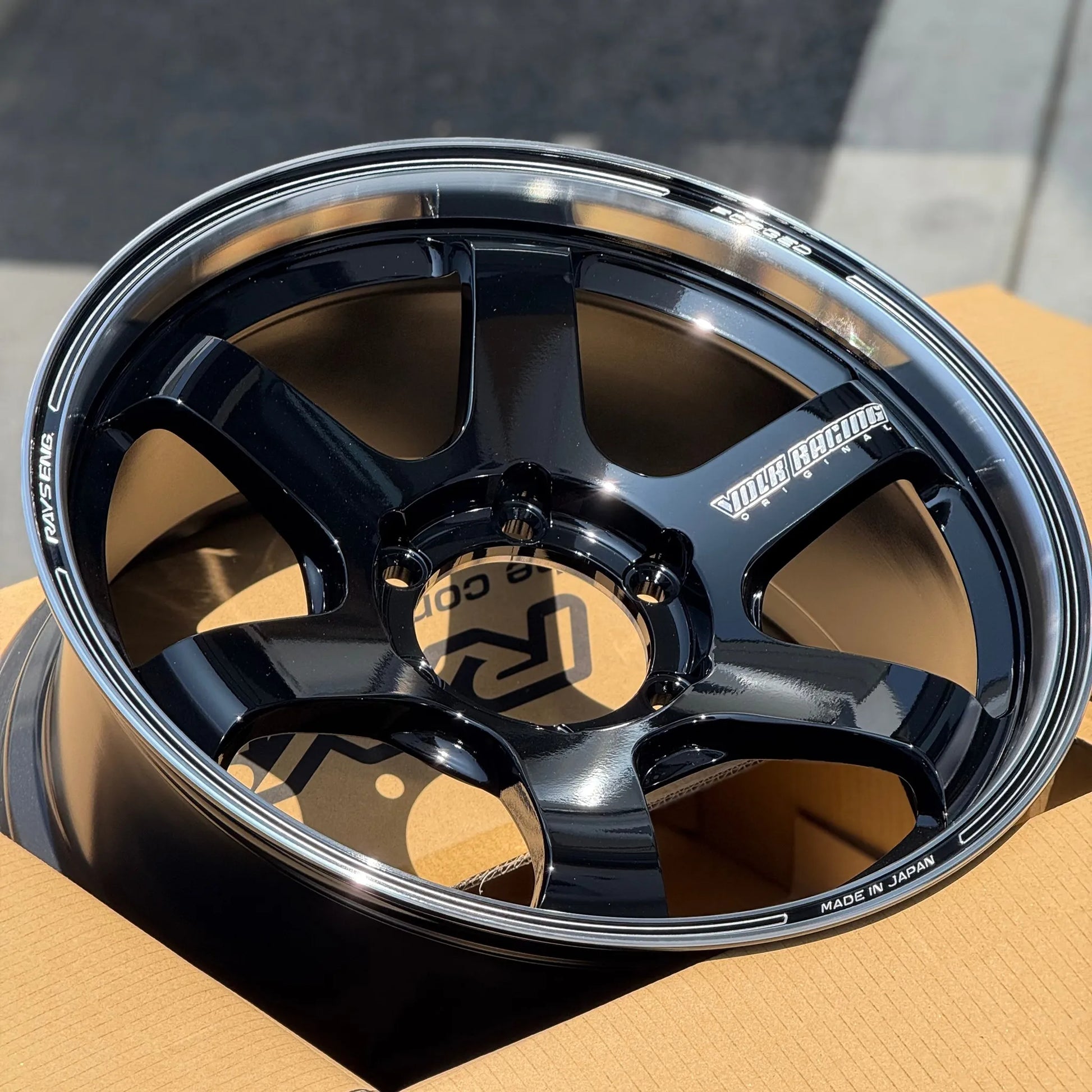 Volk Racing TE37SB Tourer 18x8.5 +22 6x139.7 Black – WheelFlip