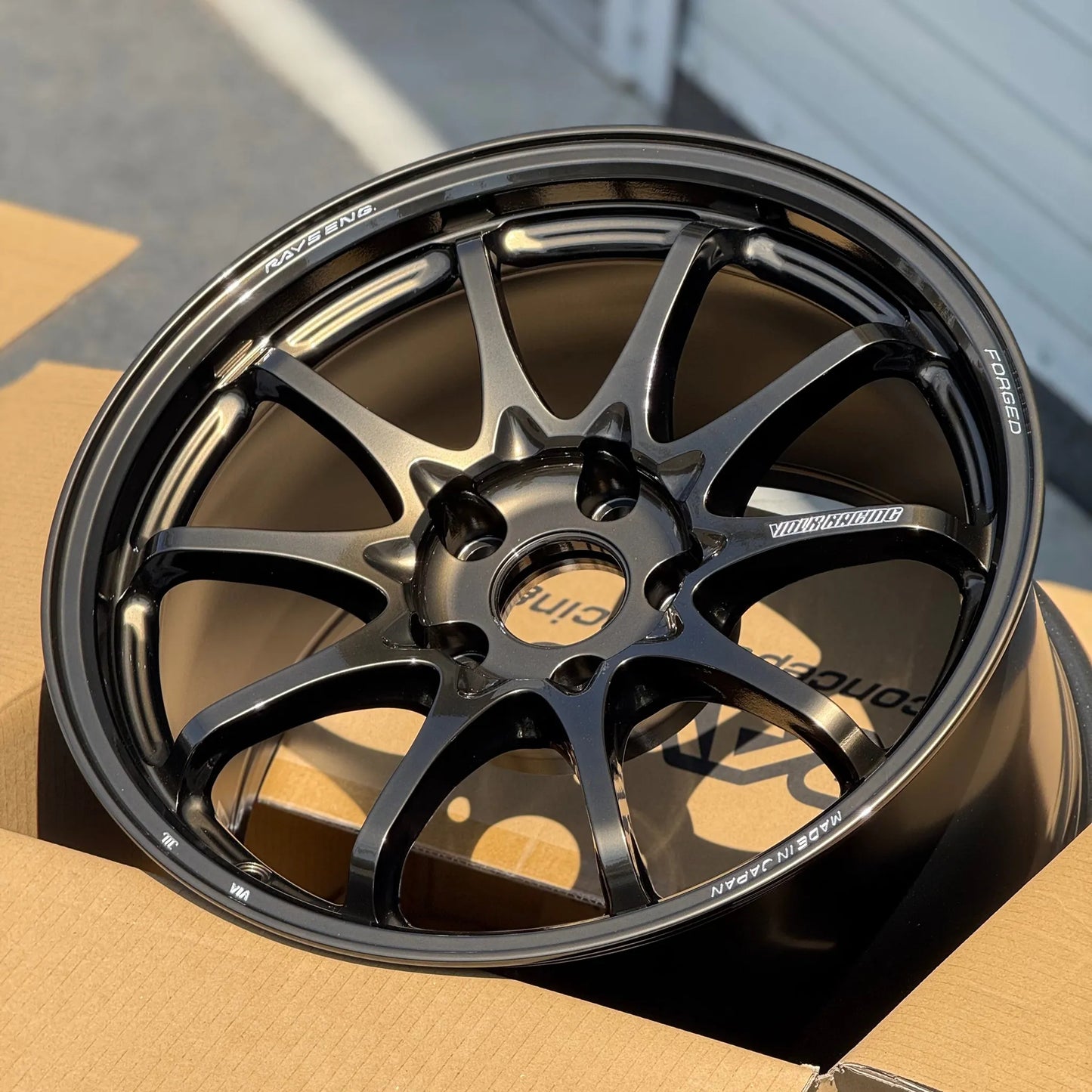 Volk Racing CE28N-Plus 17x10 +44 5x114.3 Shining Bronze Metal (SET)