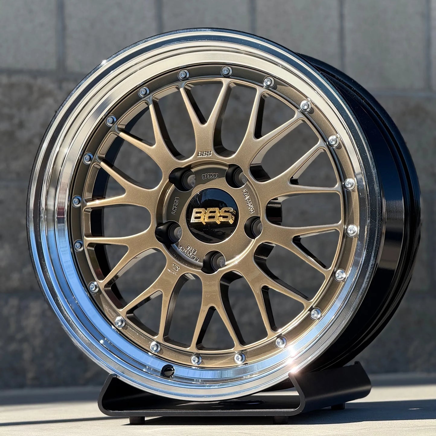 BBS LM 17x8.5 +18 5x120 Diamond Gold (SET)