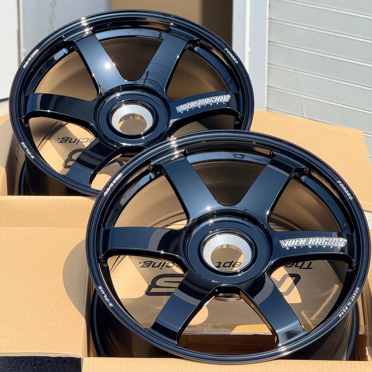 Volk Racing TE37 Saga S-Plus 20x9.5 +45, 20x12 +44 CL Black (SET)
