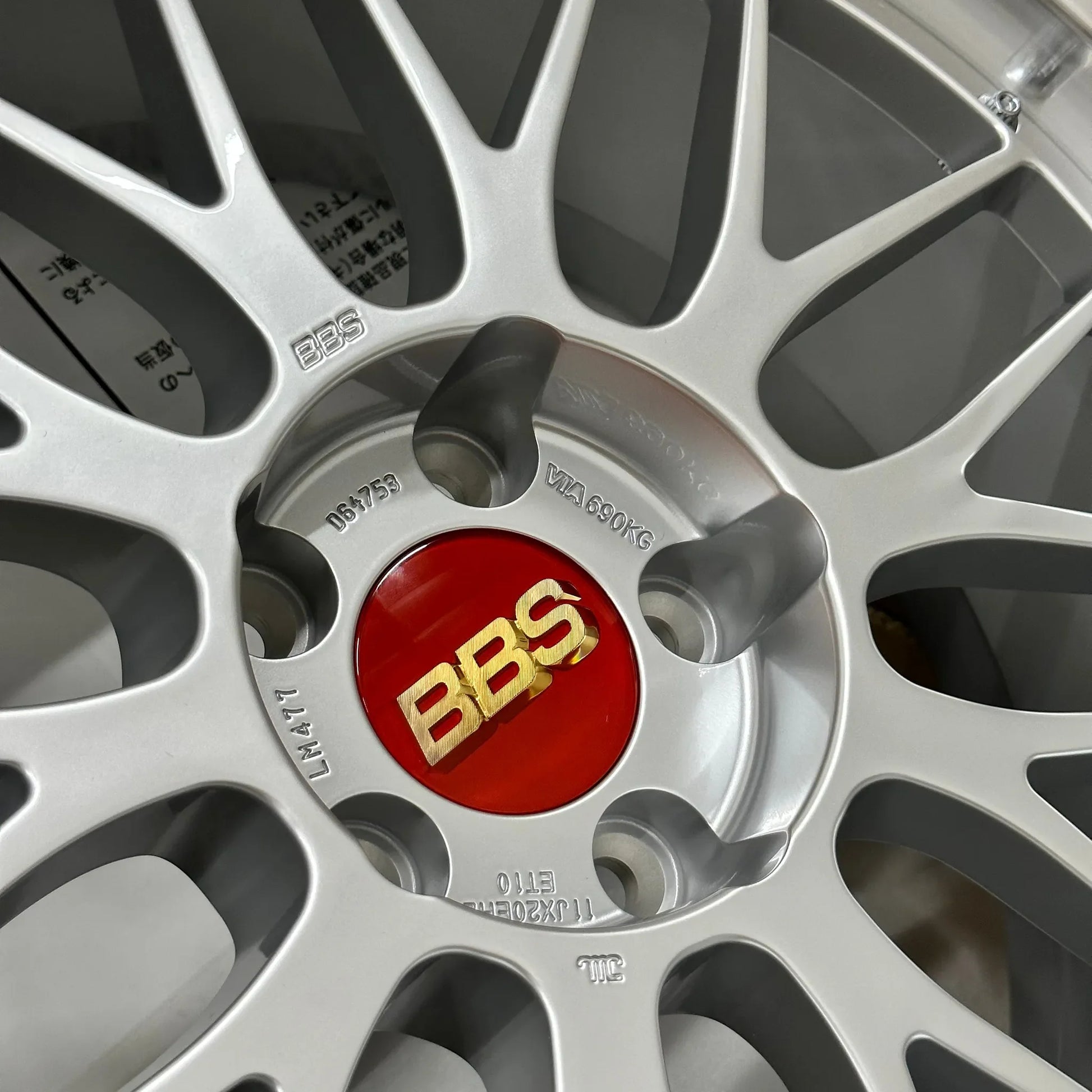 BBS LM 20x10 +30 20x11 +10 5x114.3 Diamond Silver – WheelFlip BBS LM 20x10 +30 20x11 +10 5x114.3 Diamond Silver – WheelFlip