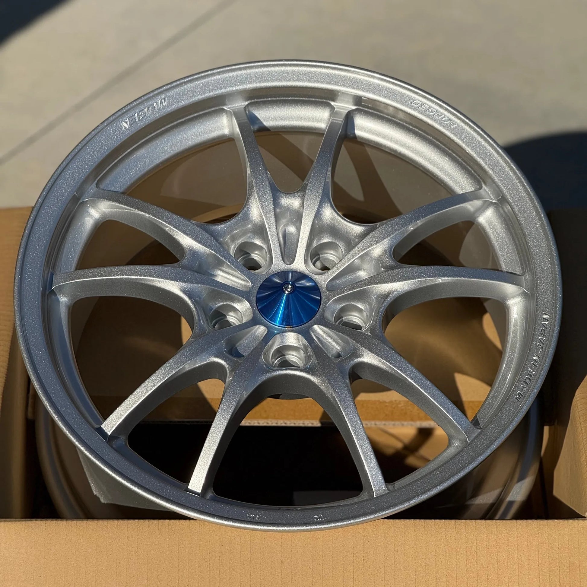 Mugen MF10 17x8 +45 5x114.3 Silver (SET)