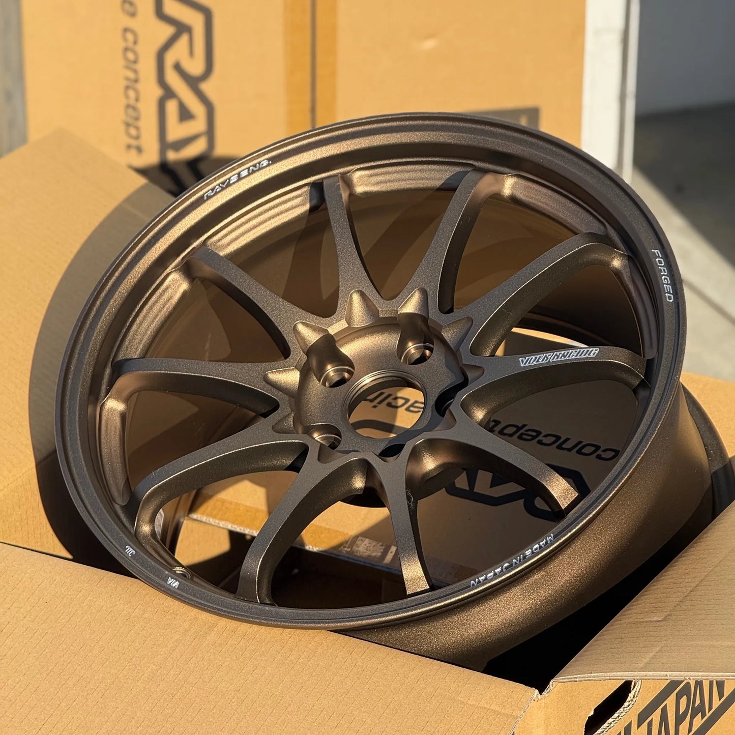 Volk Racing CE28N-Plus 18x9.5 +38 5x114.3 Bronze (SET)
