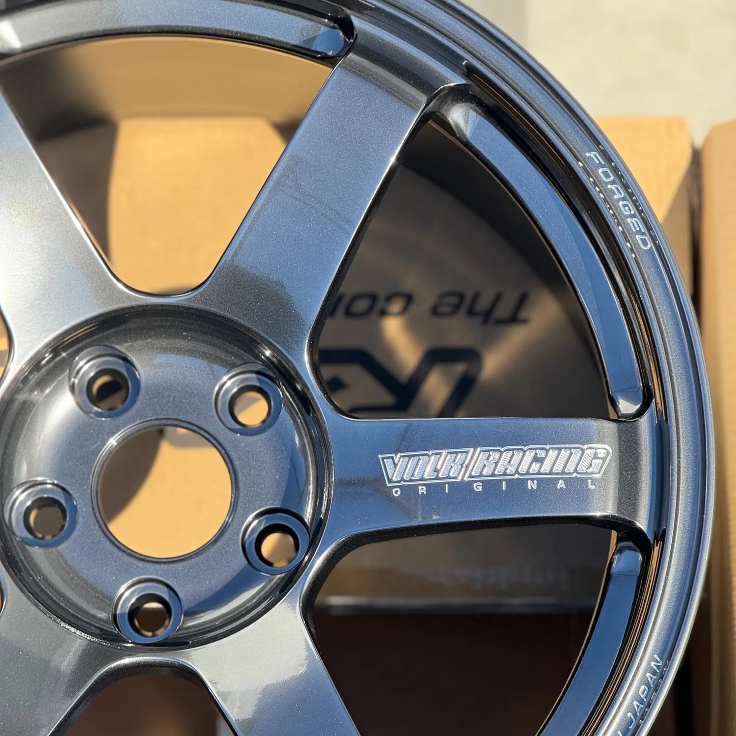 Volk Racing TE37 Saga S-Plus 18x9.5 +22 5x114.3 Shining Black Metal (SET)