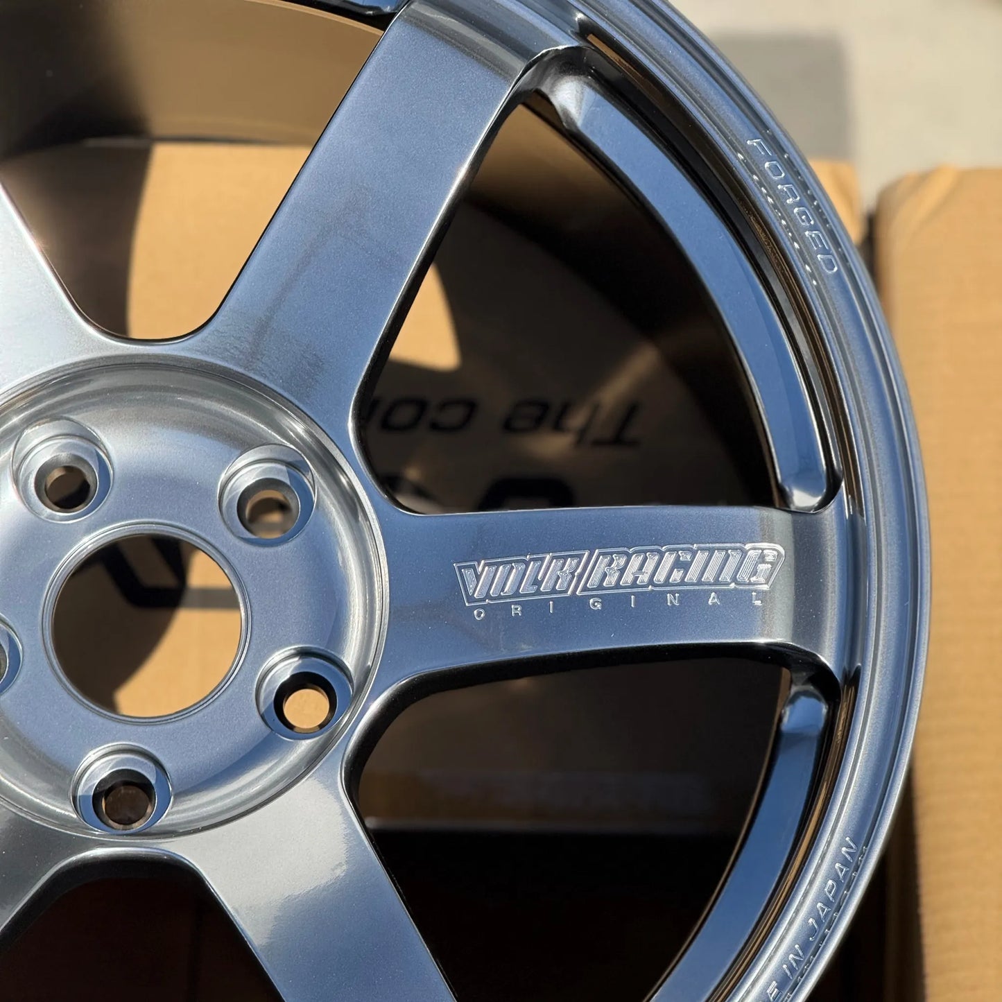 Volk Racing TE37 Saga S-Plus 18x9.5 +22 5x114.3 Shining Light Metal (SET)