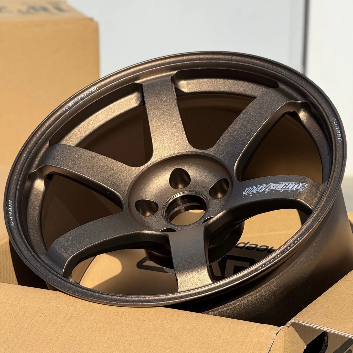 Volk Racing TE37 Saga S-Plus 18x10.5 +15 5x114.3 Bronze (SET)