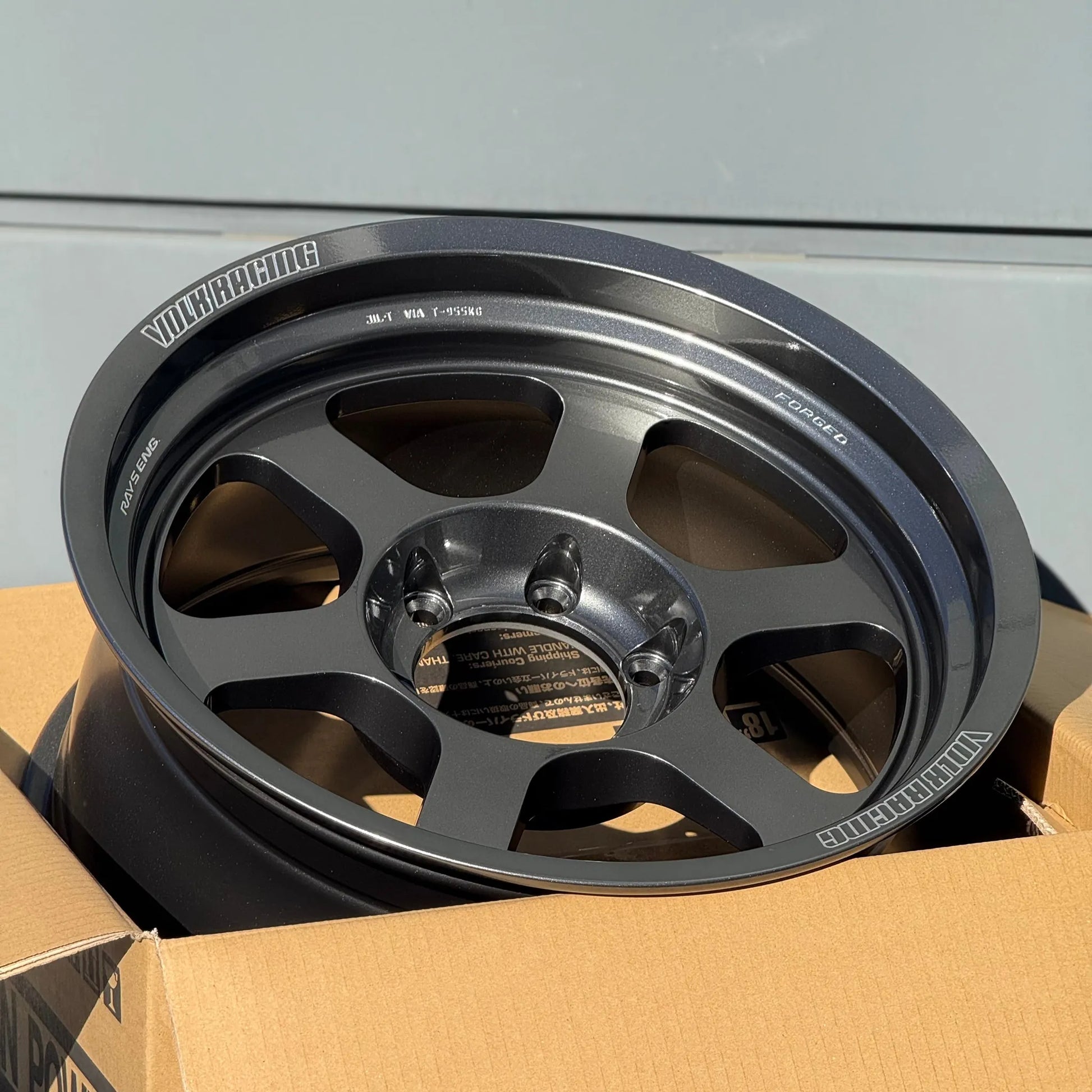 Volk Racing TE37XT M-Spec 18x9 +0 6x139.7 Dark Gunmetal (SET)