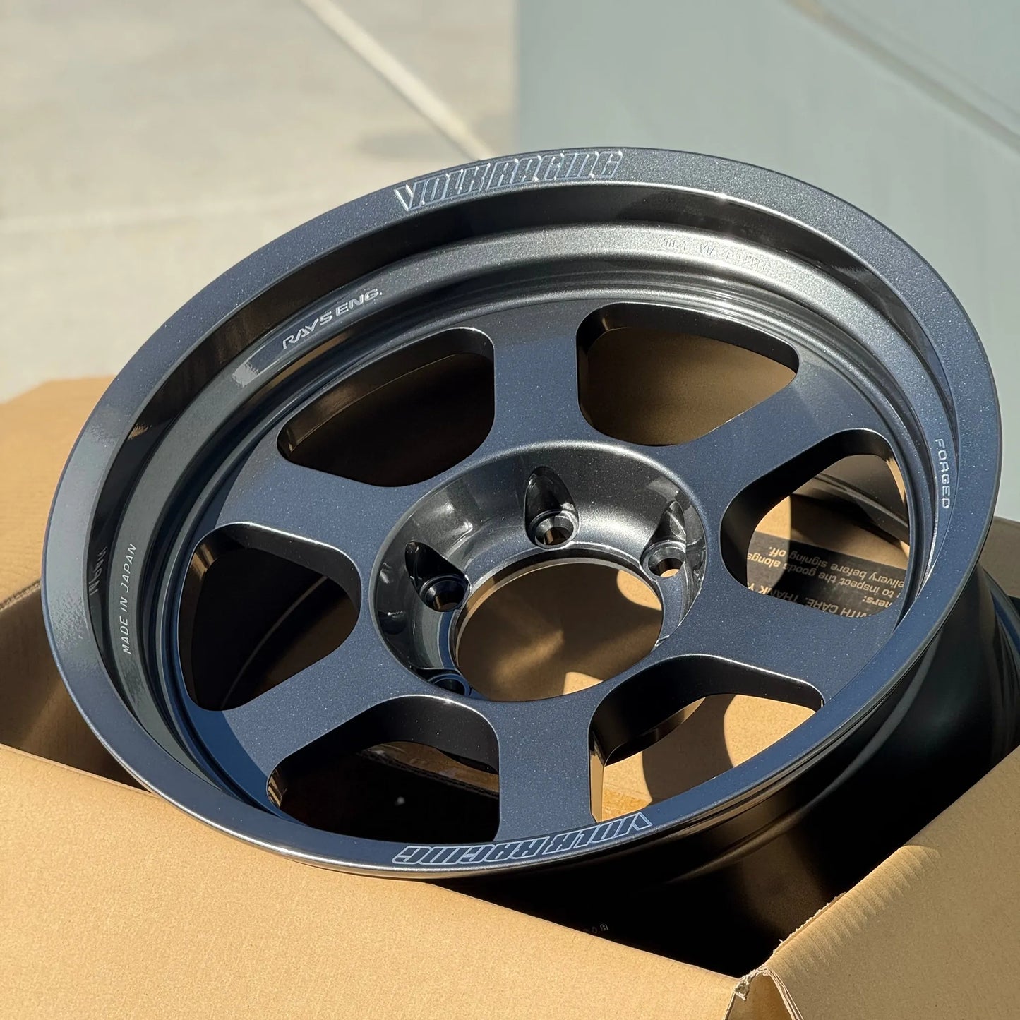 Volk Racing TE37XT M-Spec 18x9 +0 6x139.7 Dark Gunmetal (SET)