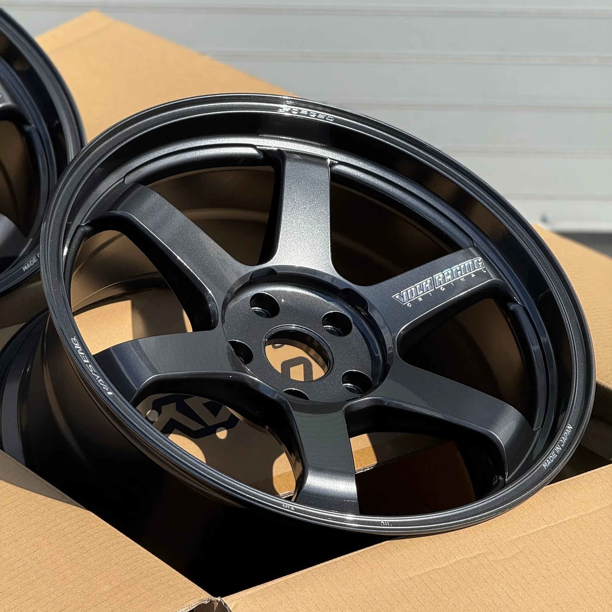 Volk Racing TE37 Ultra M-Spec 19x9.5 +23, 19x11 +37 5x120 Dark Gunmetal (SET)