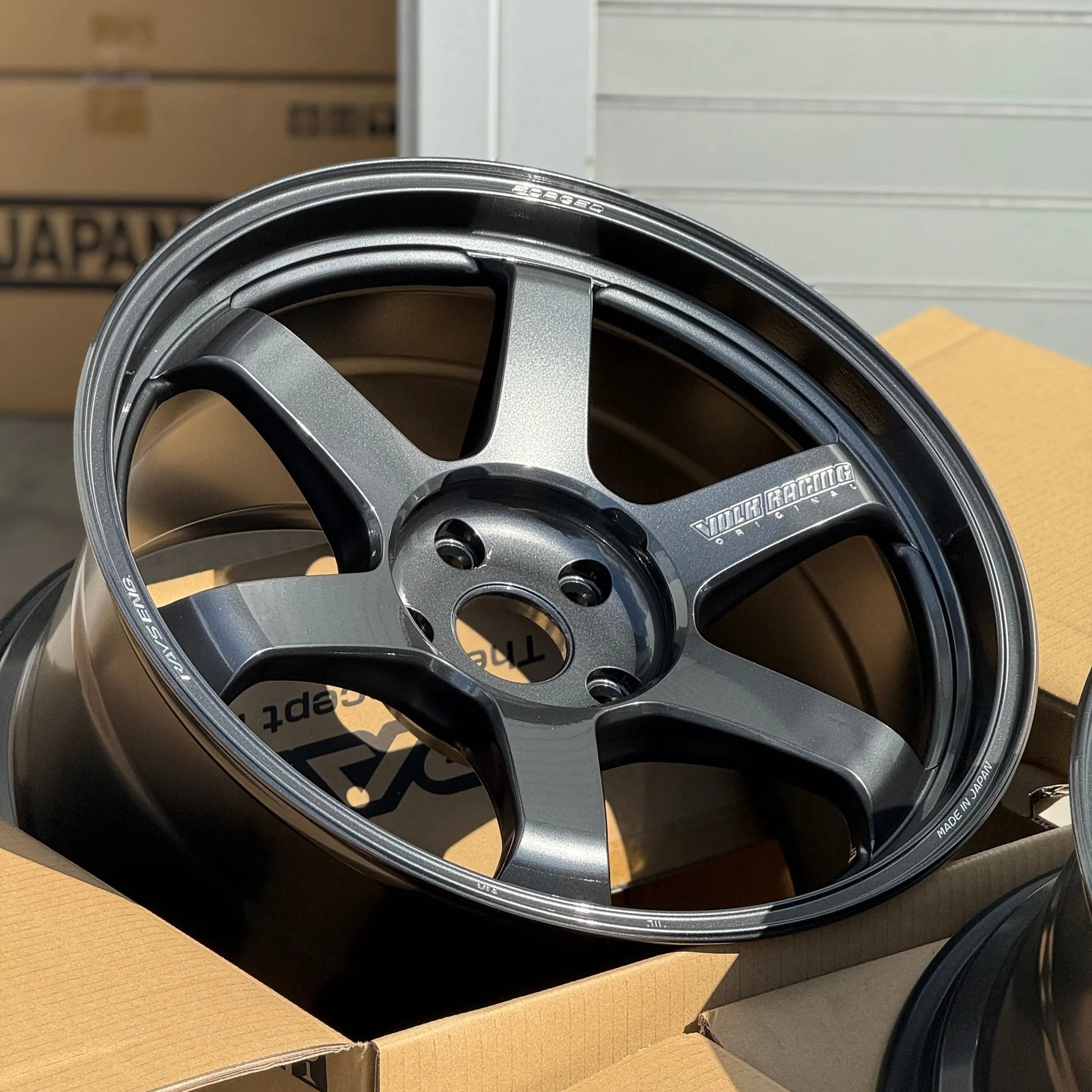 Volk Racing TE37 Ultra M-Spec 19x9.5 +23, 19x11 +37 5x120 Dark Gunmetal (SET)