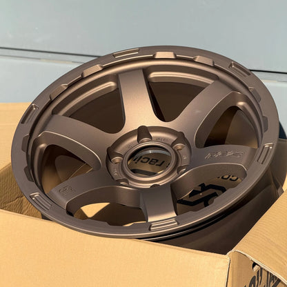Gram Lights 57DR-X HD 18x9 +0 6x139.7 Dark Bronze (SET)