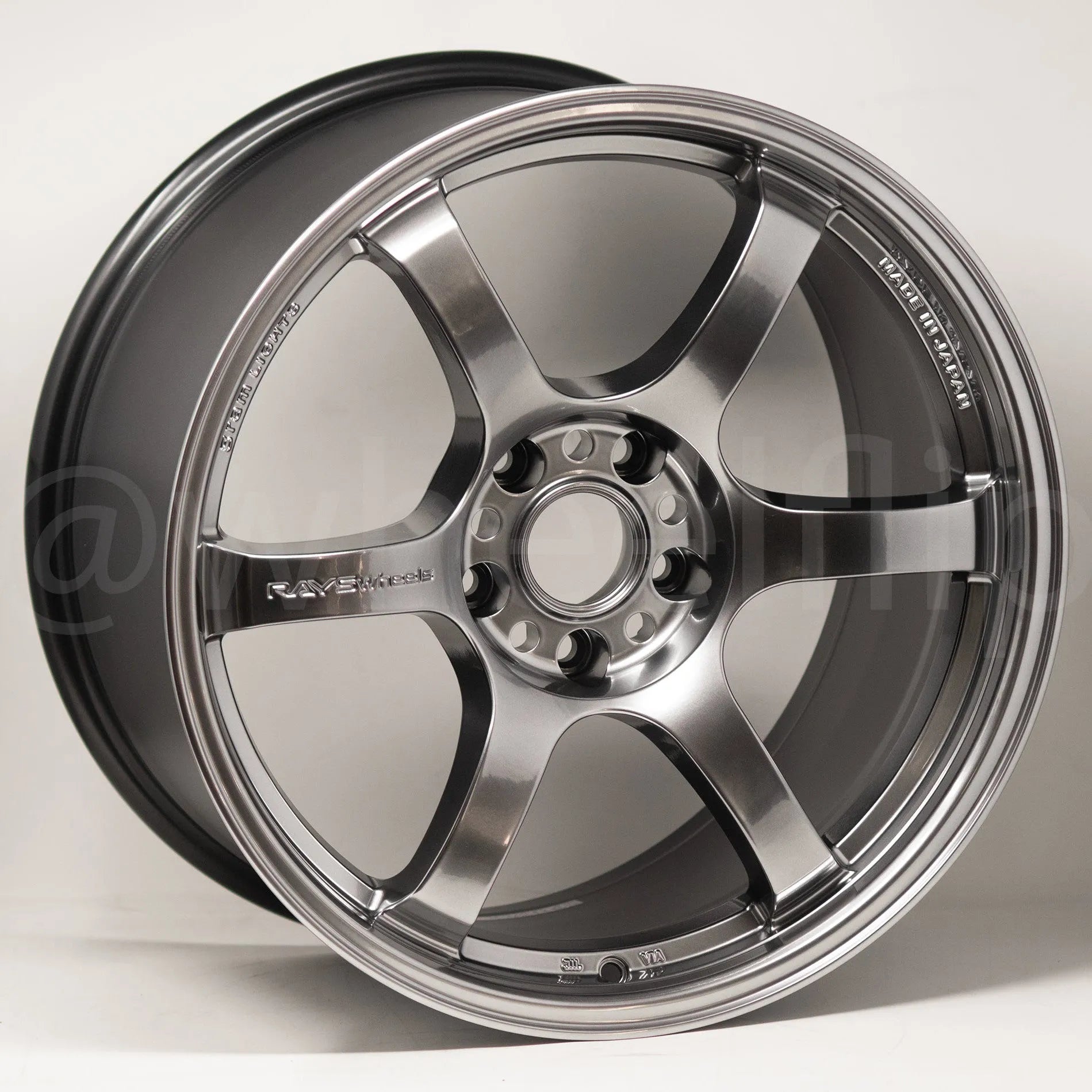 Gram Lights 57DR 18x9.5 +38 5x114.3 Grace Silver (SET)