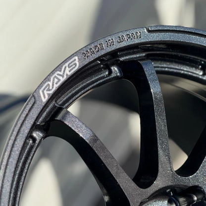 Gram Lights 57NR 18x9.5 +22 5x114.3 Glass Black (SET)