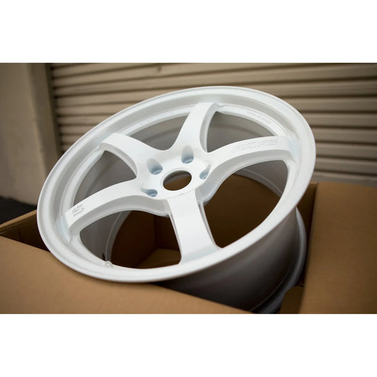 Gram Lights 57CR 18x9.5 +38 5x120 Ceramic White Pearl (SET)