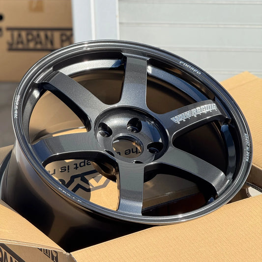 Volk Racing TE37 Saga S-Plus 18x9.5 +38 5x114.3 Diamond Dark Gunmetal (SET)