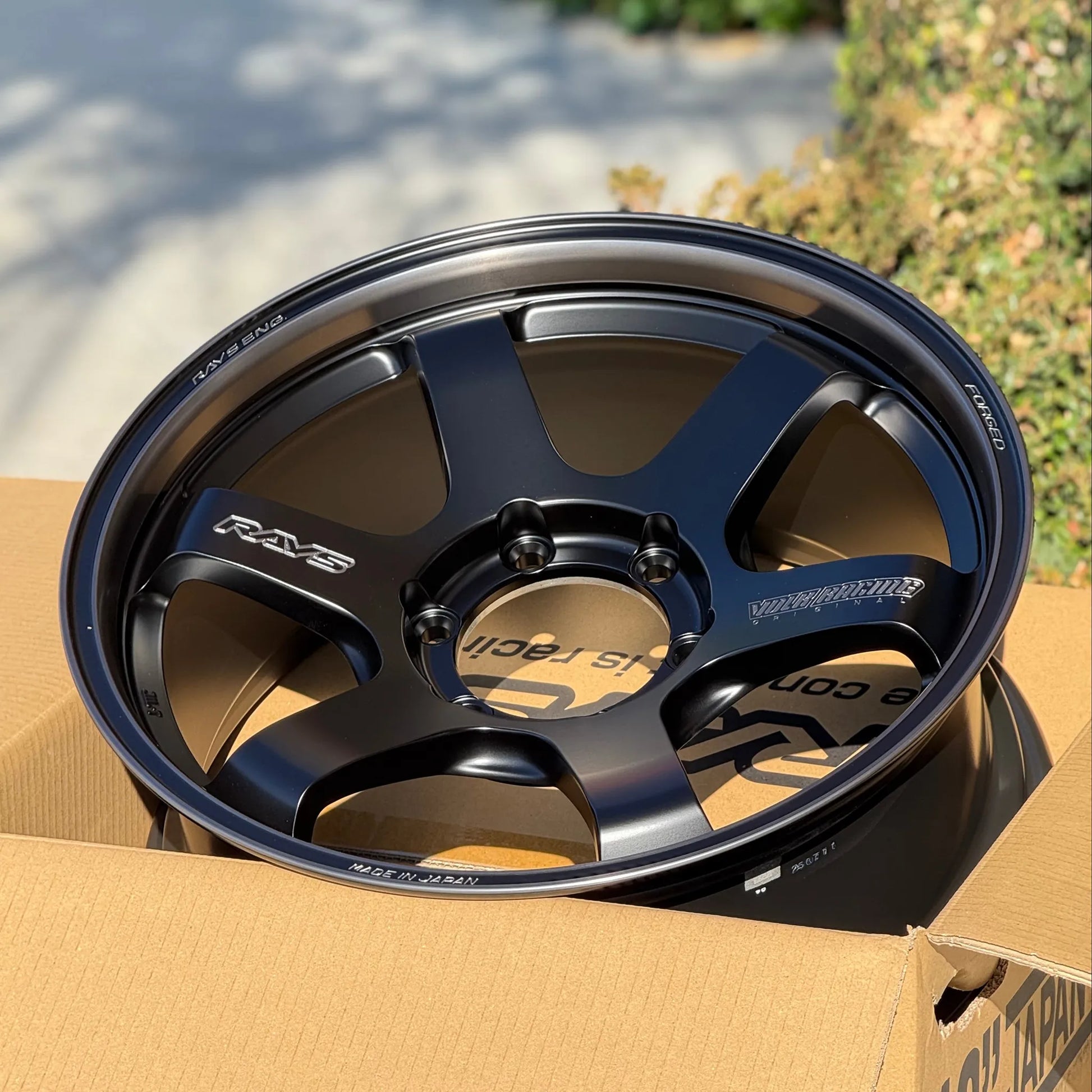 Volk Racing TE37SB Black Shadow LTD 18x8.5 +22 6x139.7 Matte Translucent Black (SET)