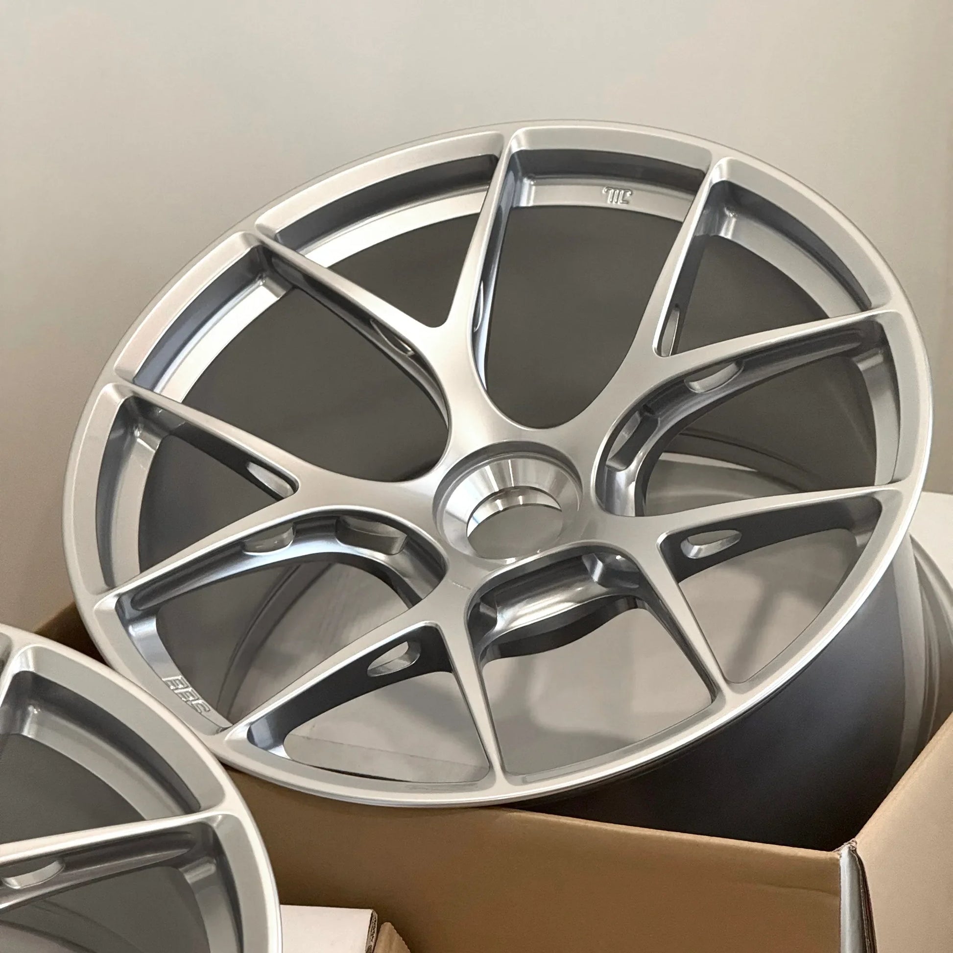BBS FI-R 20x9.5 +50, 21x12.5 +48 CL Diamond Silver (SET)