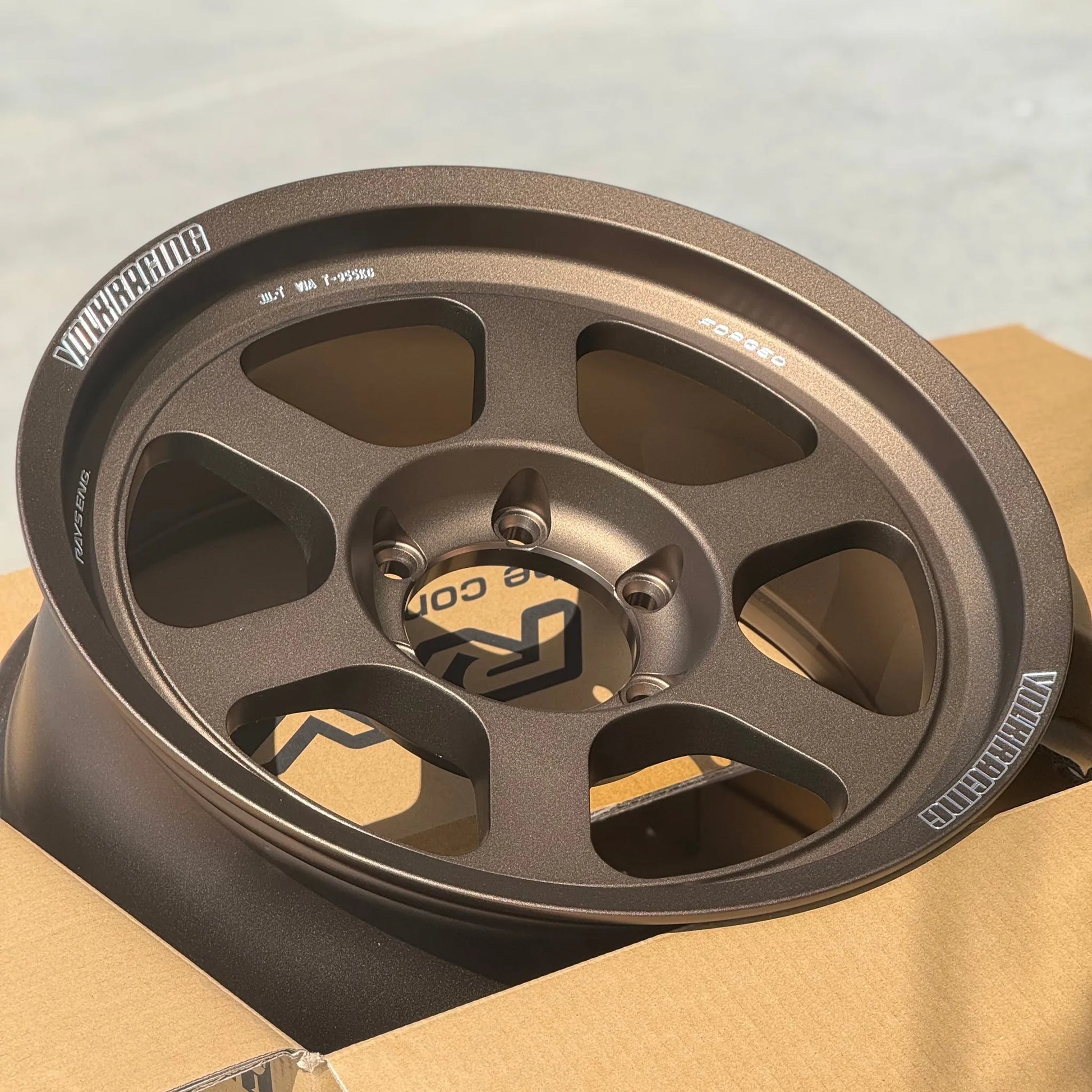 Volk Racing TE37XT M-Spec 18x8 +20 6x139.7 Bronze (SET)