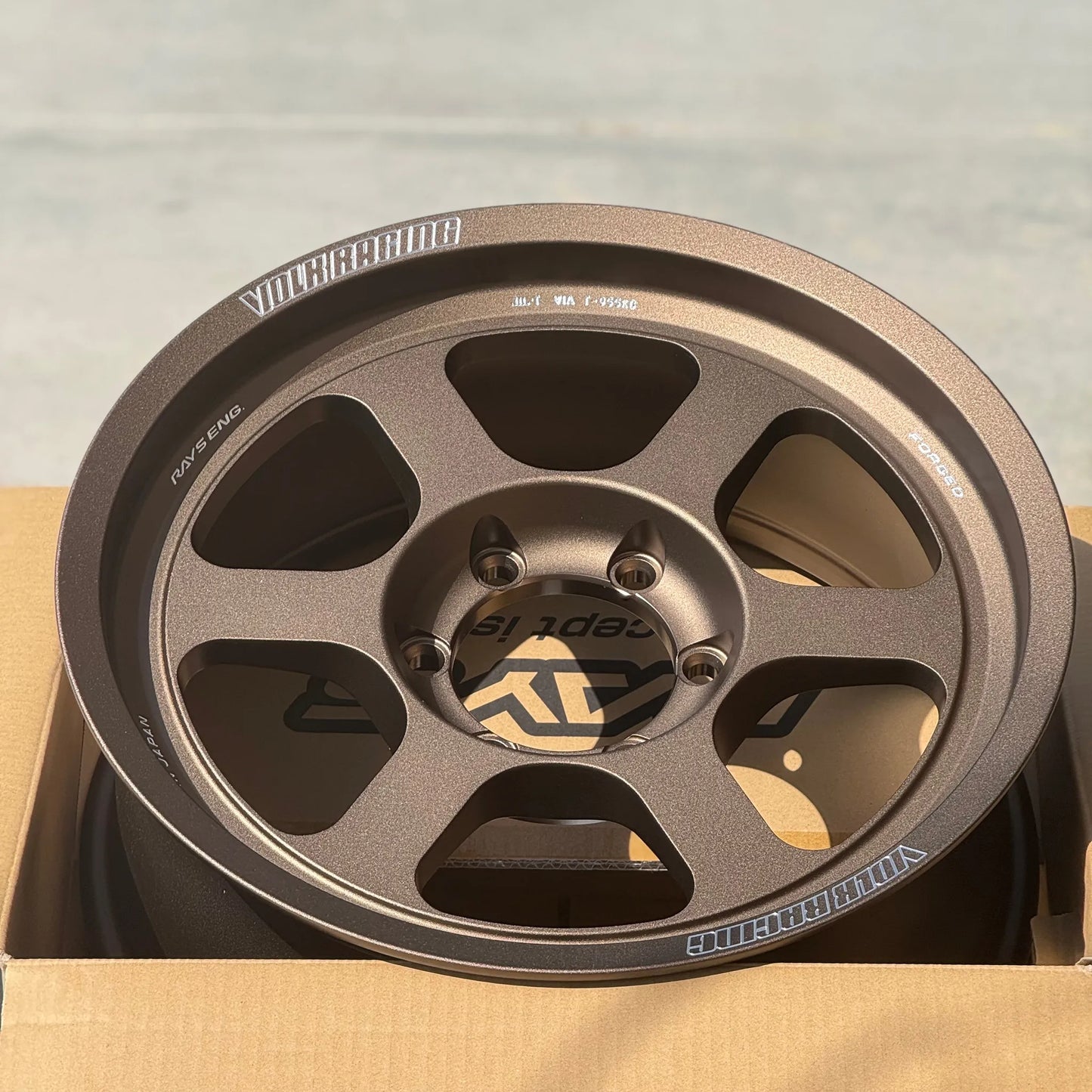 Volk Racing TE37XT M-Spec 18x8 +20 6x139.7 Bronze (SET)