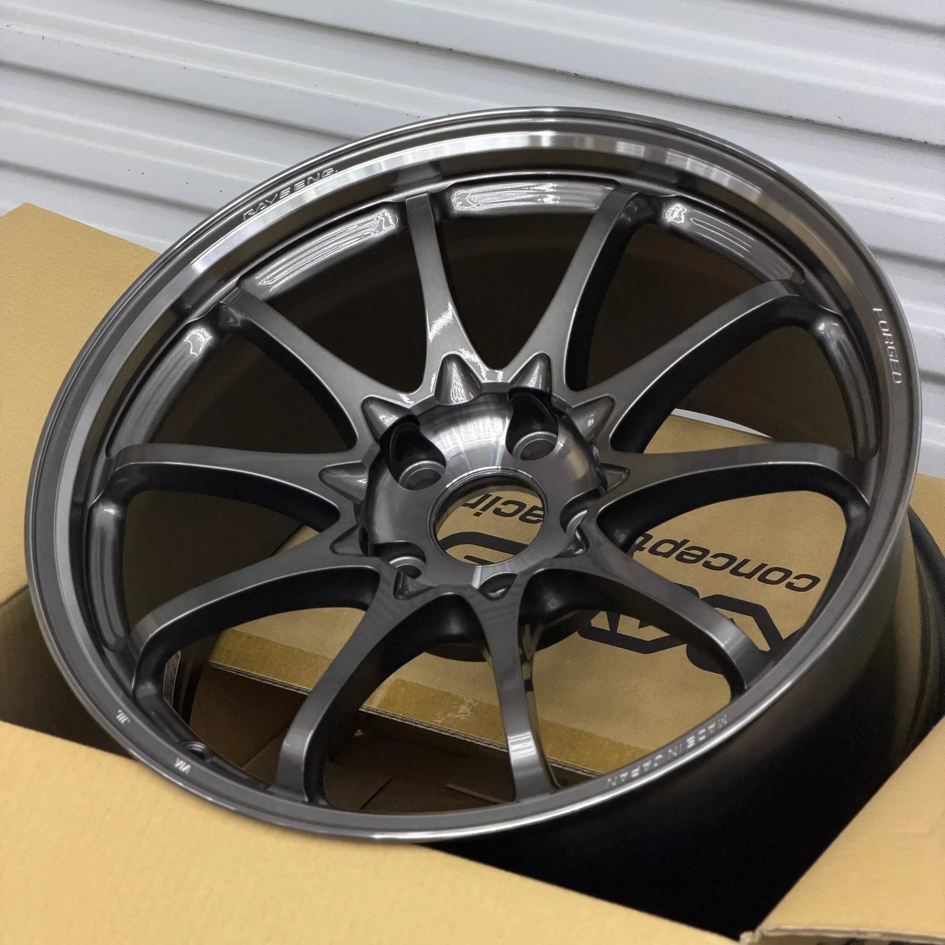 Volk Racing CE28N-Plus SL 18x9.5 +37 5x114.3 Pressed Graphite (SET)