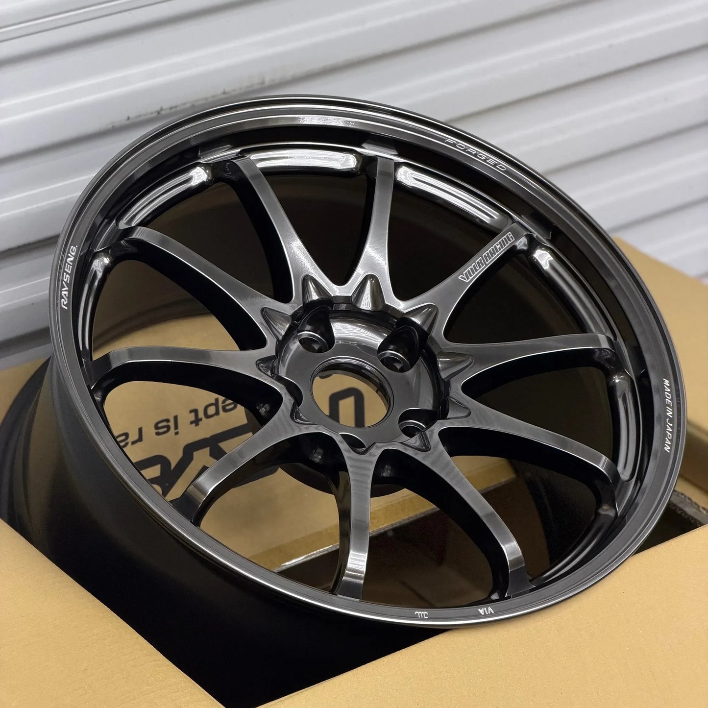 Volk Racing CE28N-Plus 18x9.5 +38 5x114.3 Shining Black Metal (SET)