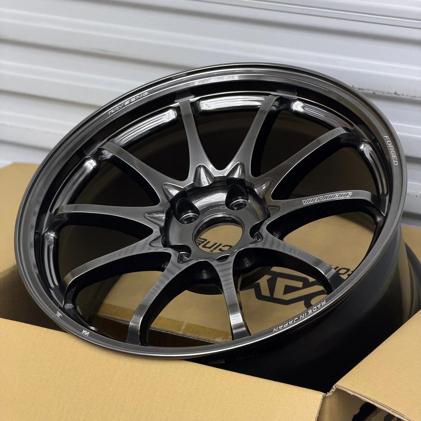 Volk Racing CE28N-Plus 18x9.5 +38 5x114.3 Shining Black Metal (SET)