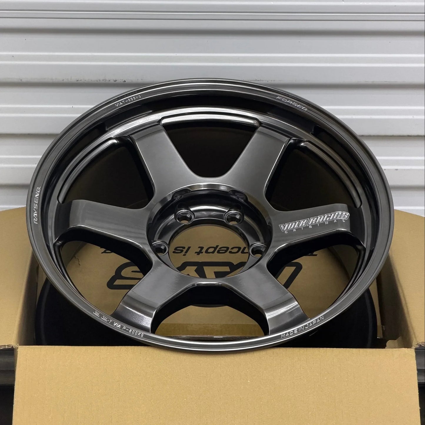 Volk Racing TE37 Ultra Large PCD M-Spec 18x9 +15 6x139.7 Shining Black Metal (SET)