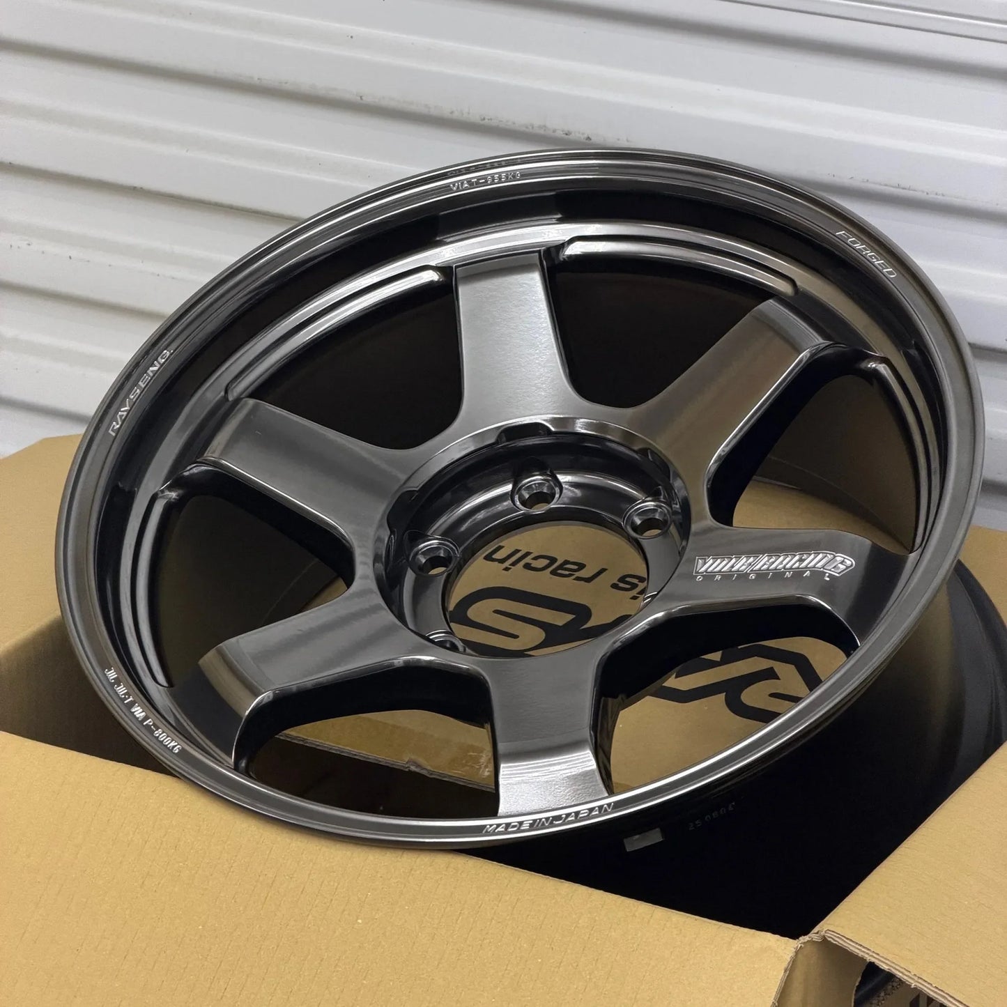 Volk Racing TE37 Ultra Large PCD M-Spec 18x9 +15 6x139.7 Shining Black Metal (SET)