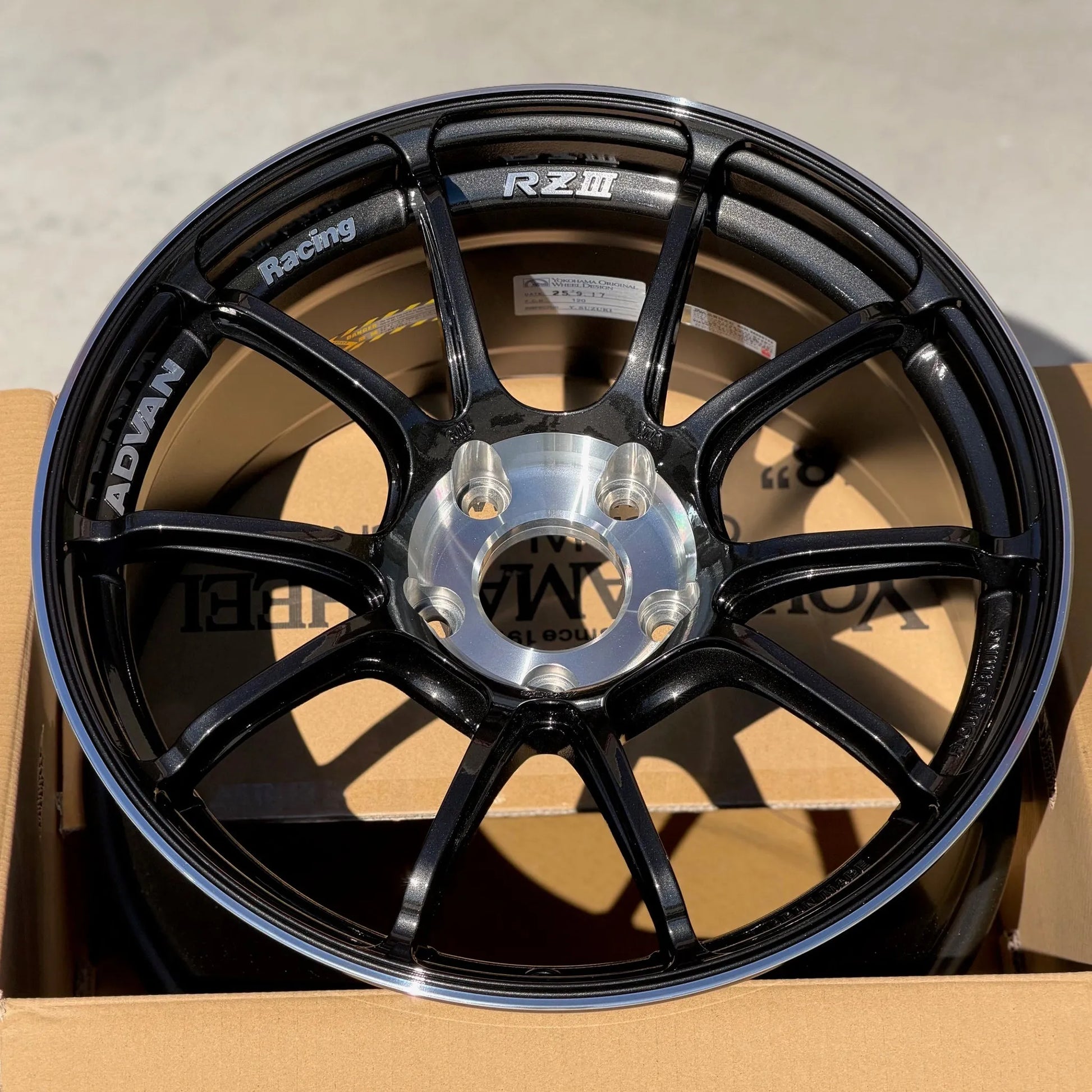 Advan RZIII 18x9.5 +45 5x120 Black Gun Metallic & Diamond Cut (SET)