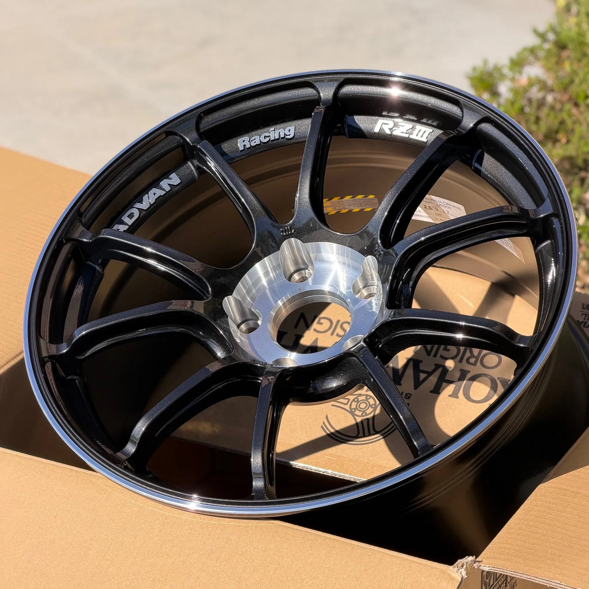 Advan RZIII 18x9.5 +45 5x120 Black Gun Metallic & Diamond Cut (SET)