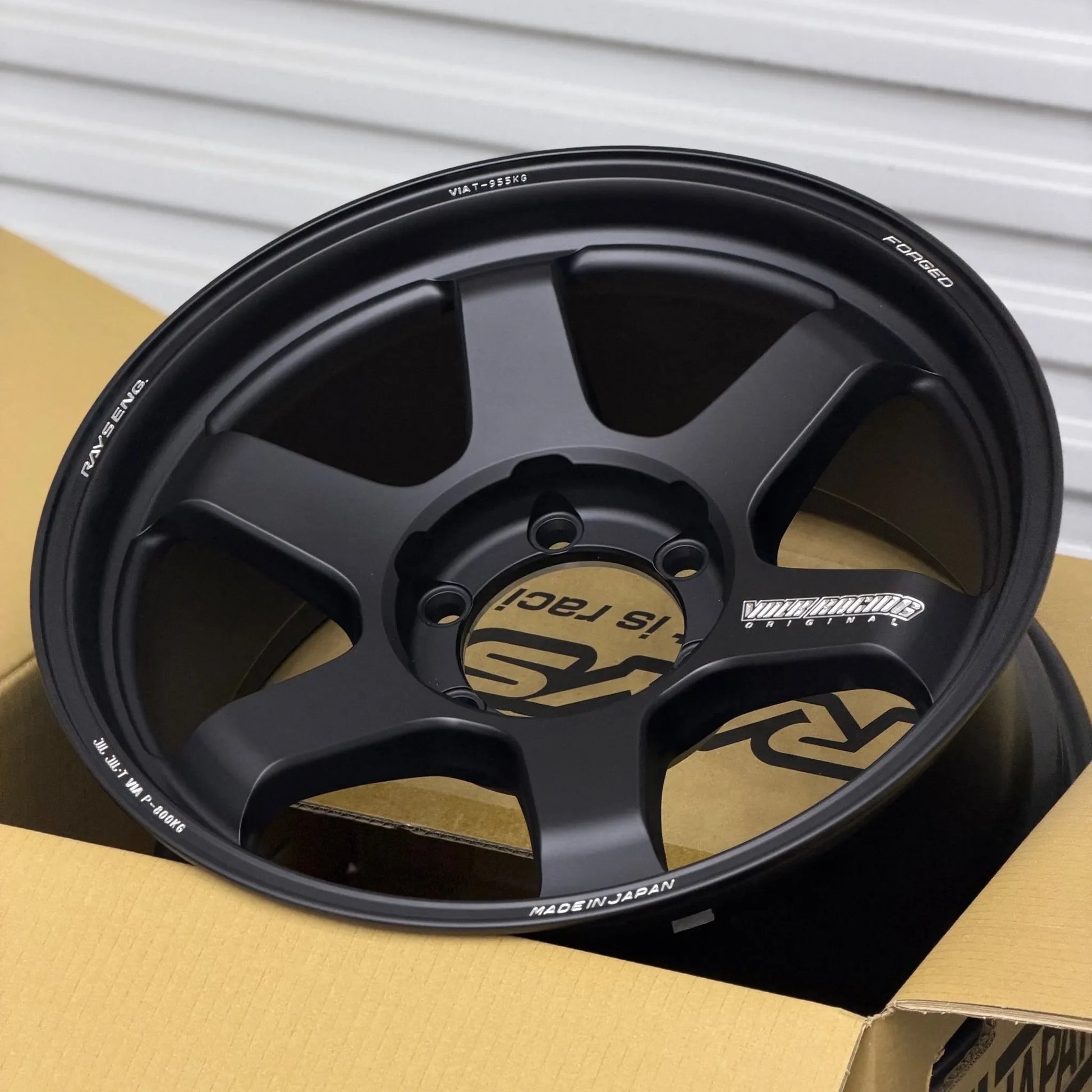 Volk Racing TE37 Ultra Large PCD M-Spec 18x9 +15 6x139.7 Matte Black (SET)