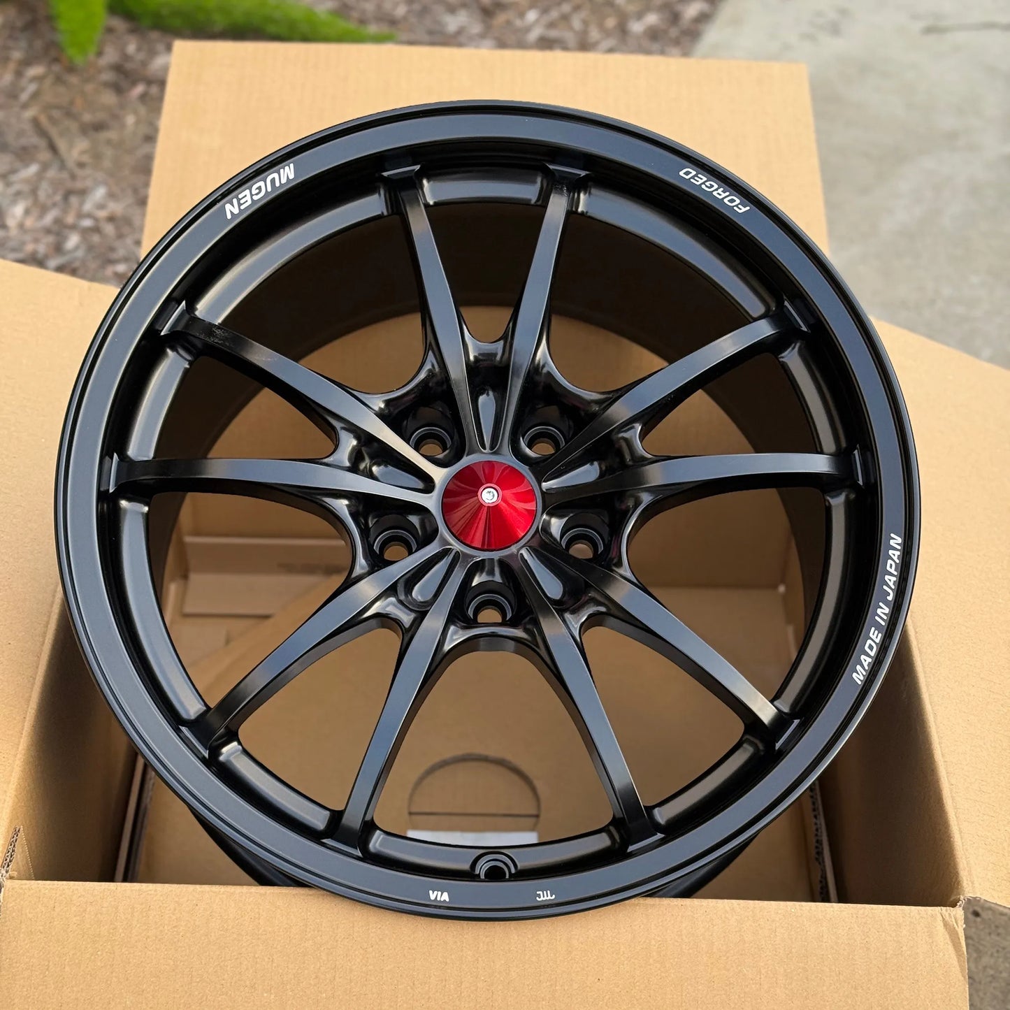 Mugen MF10 Black Edition 18x9.5 +45 5x120 Black (SET)