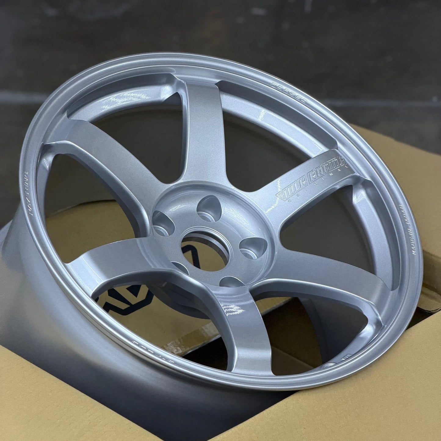 Volk Racing TE37 Saga S-Plus 18x10 +25 5x120 Diamond Silver Wheel