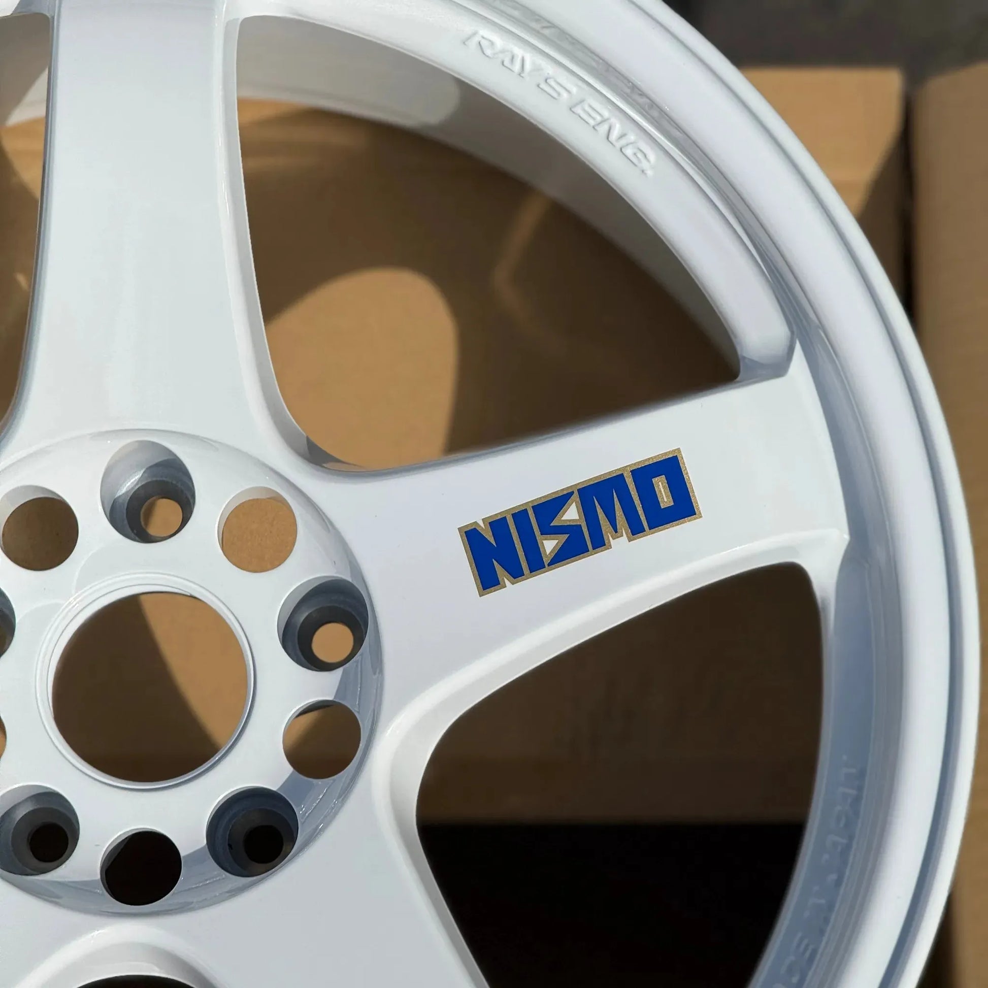 Nismo LMGT4 40th Anniversary Limited 18x9.5 +12 5x114.3 White (SET)
