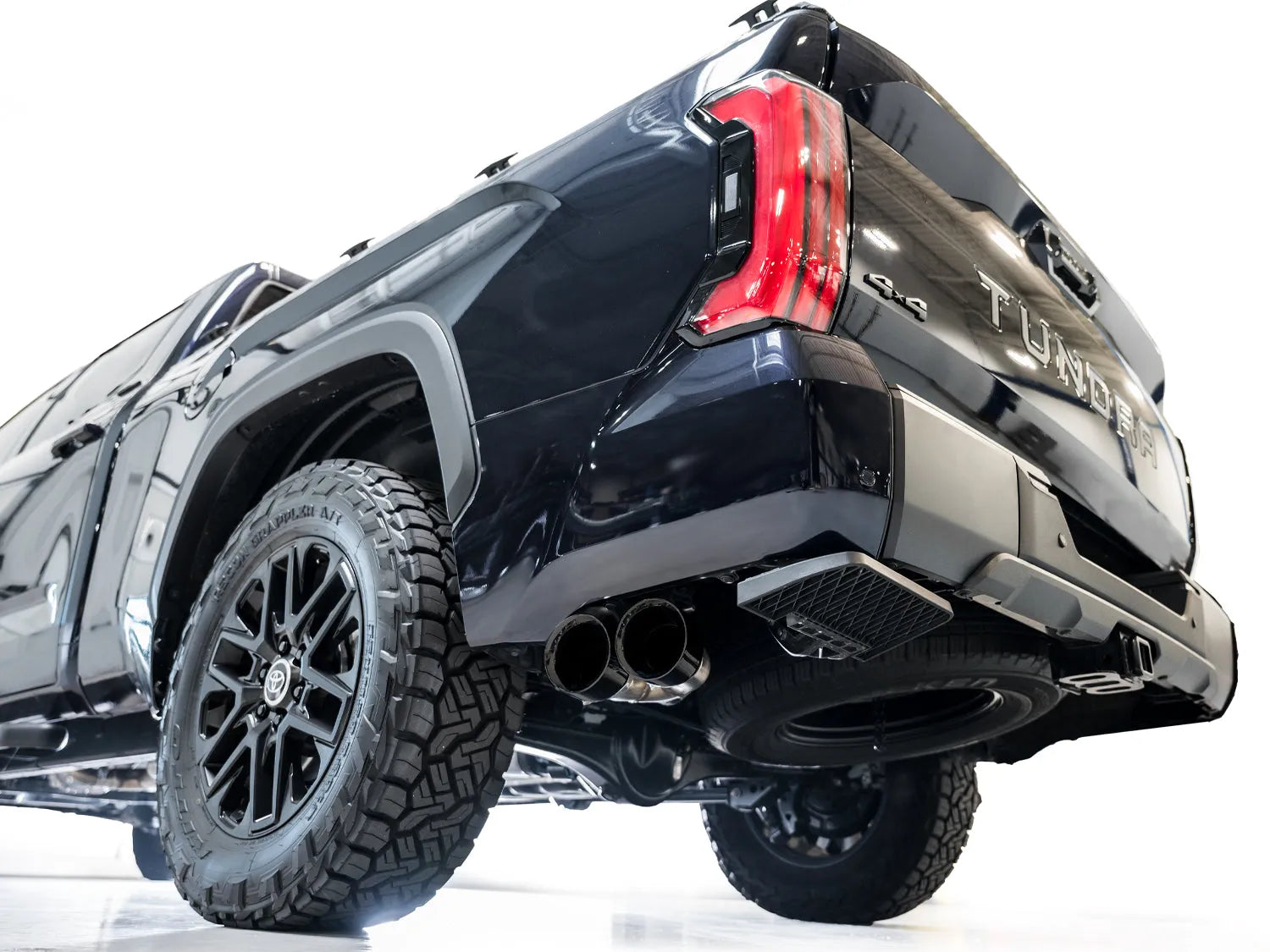 AWE Tuning 0FG Exhaust for 3rd Gen Toyota Tundra - Dual Diamond Black Tips (3015-33063)