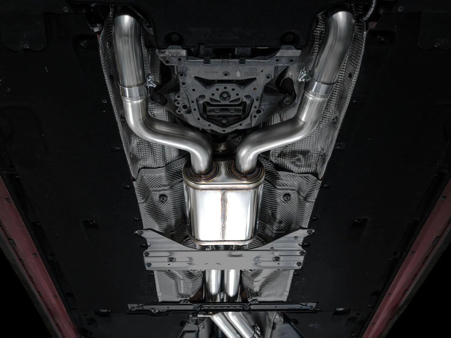 AWE Tuning AWE SwitchPath Exhaust for C8 Audi RS 6/RS 7 - Diamond Black RS-style Tips - 3025-33776