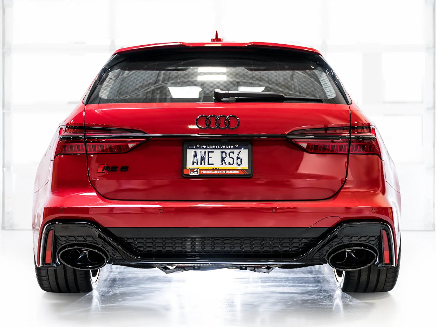 AWE Tuning AWE SwitchPath Exhaust for C8 Audi RS 6/RS 7 - Diamond Black RS-style Tips - 3025-33776