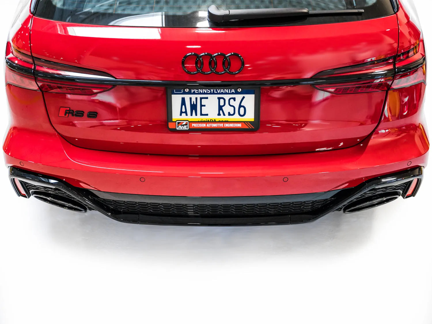AWE Tuning AWE SwitchPath Exhaust for C8 Audi RS 6/RS 7 - Diamond Black RS-style Tips - 3025-33776
