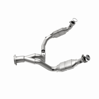 MagnaFlow OEM Catalytic Converter | Escalade 07-10, Silverado 07-13 (49631)