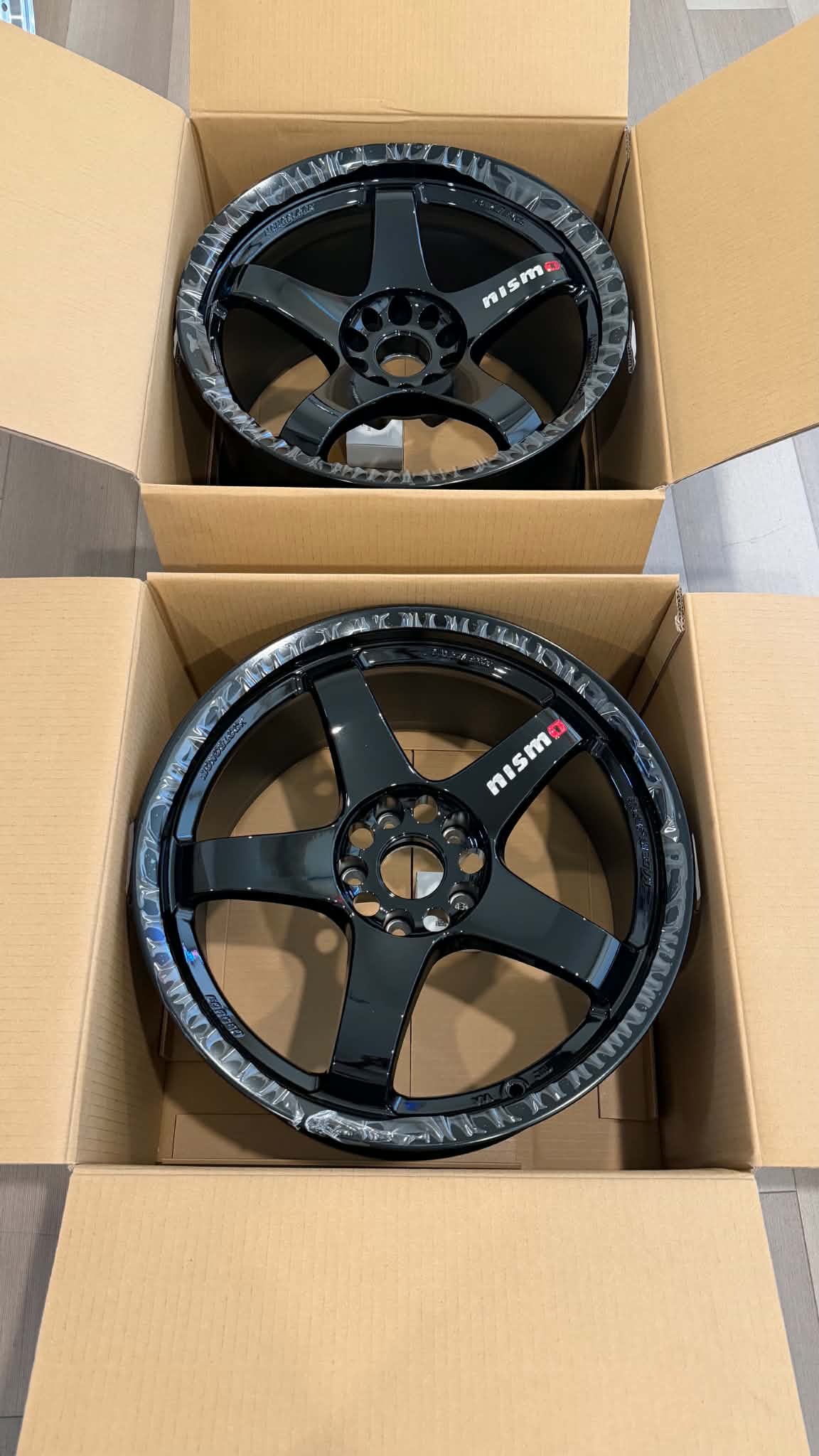 Nismo LMGT4 Omori Spec 18x9.5 +12, 18x10.5 +15 5x114.3 Gloss Black (SET)