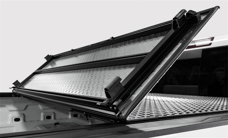 Access LOMAX Tri-Fold Cover | Chevy/GMC 2500/3500 6ft 6in Bed (B3020039)
