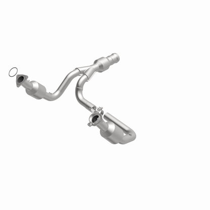 Magnaflow OEM Grade Direct-Fit Catalytic Converter | GMC Yukon XL 6.2L (52617)