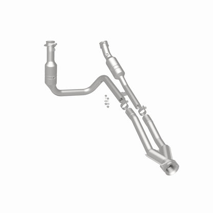 Magnaflow OEM Grade Direct-Fit Catalytic Converter | Ford Transit 150/250/350 (52436)