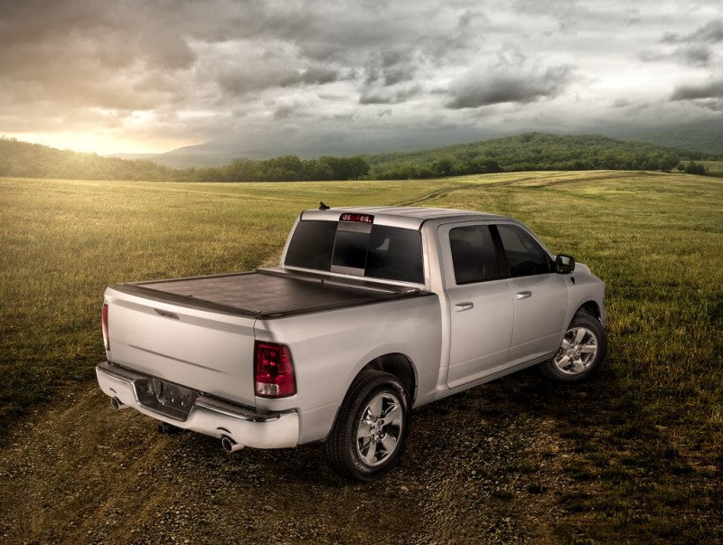 Roll-N-Lock M-Series 77in Retractable Tonneau | Toyota Tundra 07-18 (LG571M)