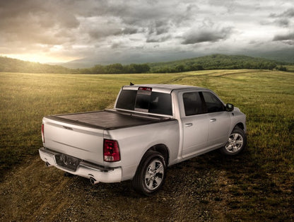 Roll-N-Lock M-Series 77in Retractable Tonneau | Toyota Tundra 07-18 (LG571M)