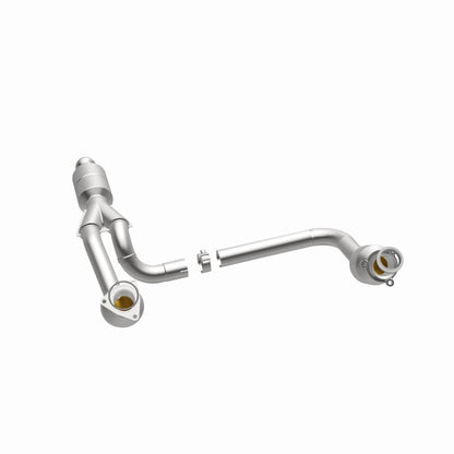 MagnaFlow OEM-Grade Catalytic Converter | GMC Sierra 14-16, Chevy Silverado 16-18 (52642)