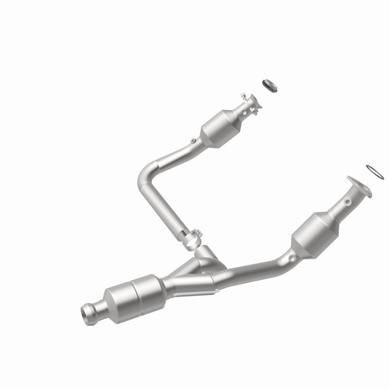 MagnaFlow OEM-Grade Catalytic Converter | GMC Sierra 14-16, Chevy Silverado 16-18 (52642)